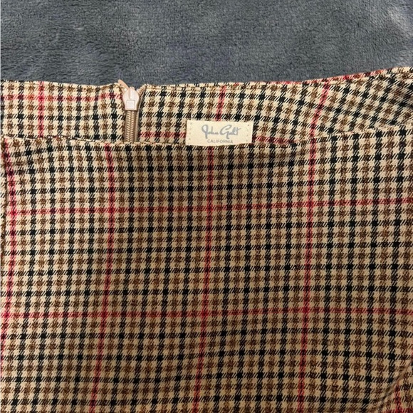 Brandy Melville Plaid Skirt - Picture 4 of 4
